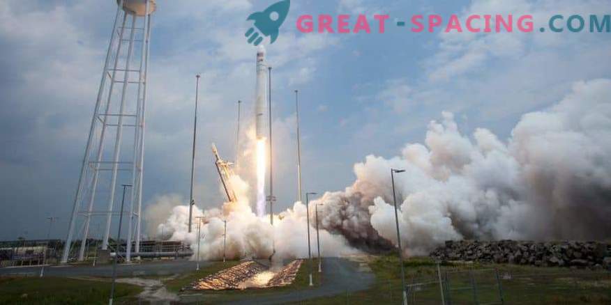 Во вторник, групата ракета започна на вселенската станица