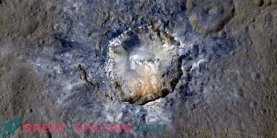 Отвореноста во кратерите може да укаже на подземни мраз