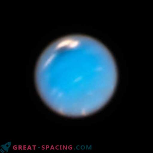 Хабл ги демонстрира динамичните атмосфери на Уран и Нептун