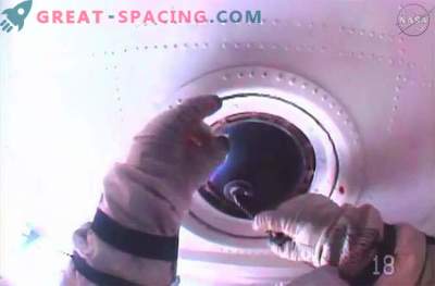 Прозорци на астронаути за чистење на стакла