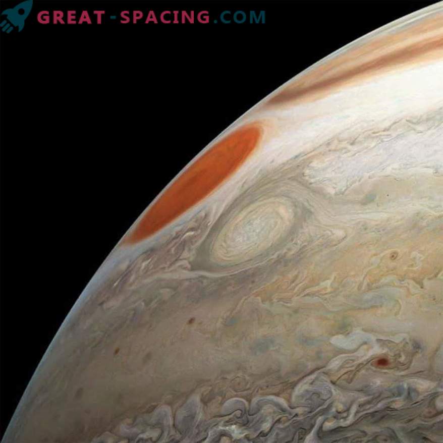 Големи бури од Јупитер во преглед на НАСА