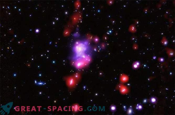 Откриена најголемата група на галаксии