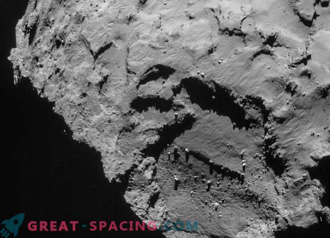 Rosetta ontdekte een stenenpiramide op het oppervlak van een komeet