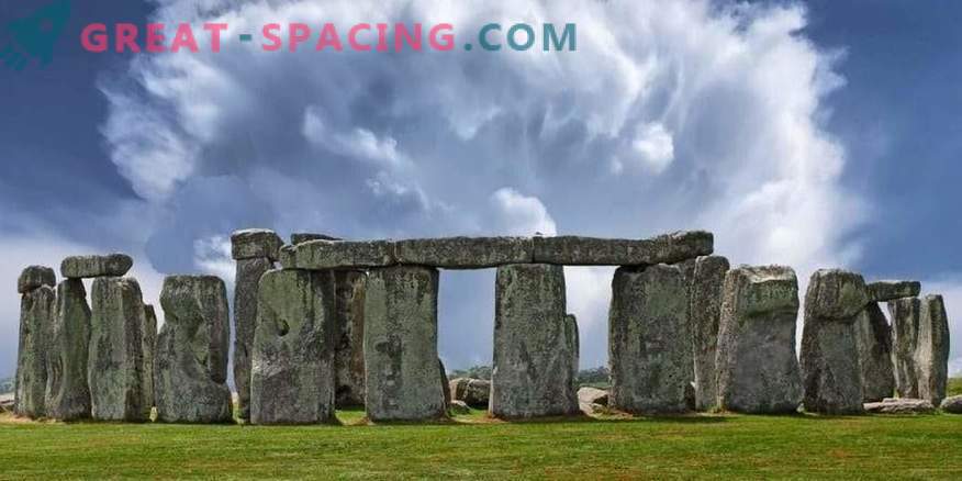 L’incident de Stonehenge - 1971. 5 touristes disparus lors d'un orage