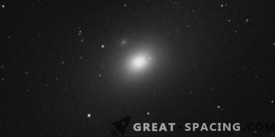 Галакси Messier 86 може да се пофали со необичен извонреден извор на X-зраци