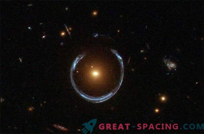 Најубави примери на гравитациони леќи: Фото