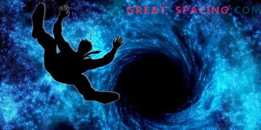 Што ќе видите ако паднете во црна дупка