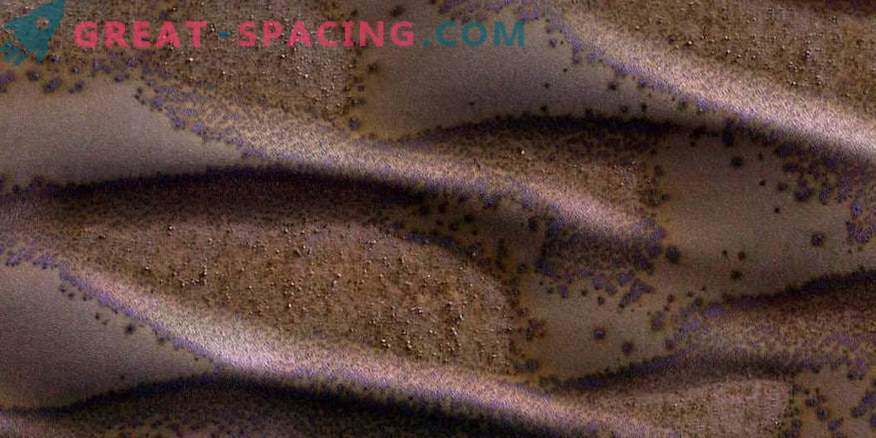 Марс пролетта се топи песочните дини