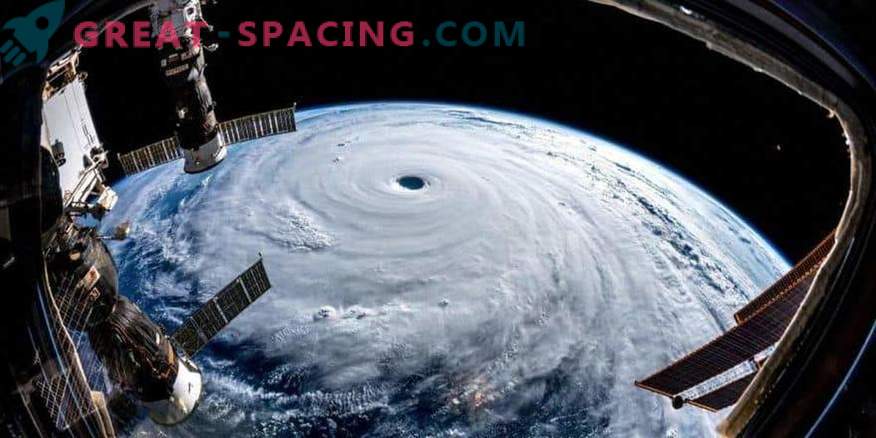 Che aspetto ha il Tifone Trami in scala dall'altezza della ISS