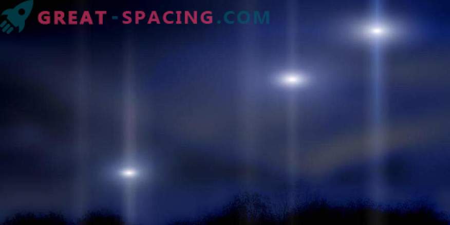 Каков светла објект се појави на видео над Феникс. Мислење ufolog Скот Варинг