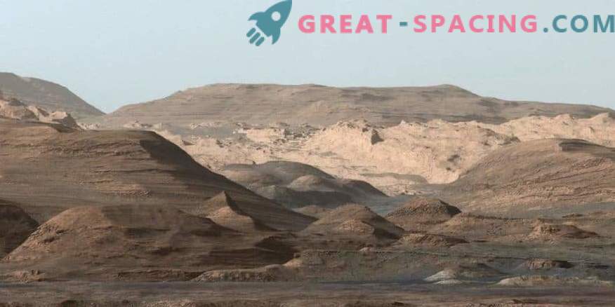 Curiosity Rover ја решава тајната на Марс планината