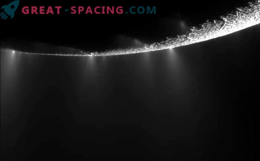 Тајната на активноста на океанот Енкеладус