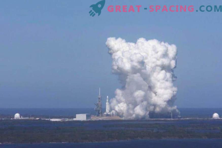 SpaceX тестира нова голема ракета