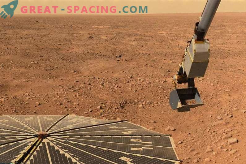 Солената вода создава слив во почвата на екваторот на Марс