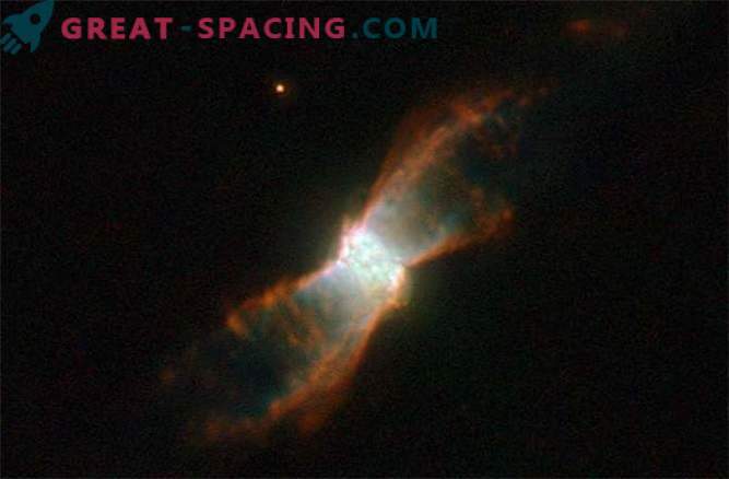 Спектакуларни фотографии на биполарни планетарни маглини