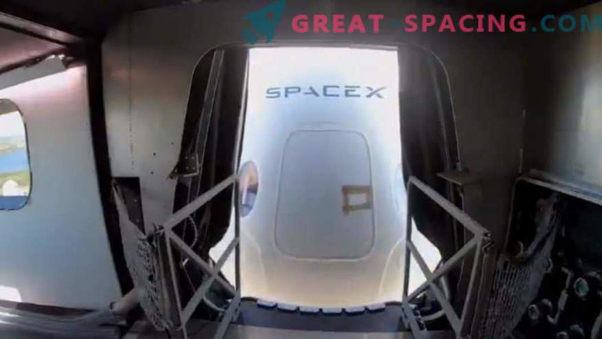 SpaceX прикажува ракав за екипажот на екипажот на екипажот на екипажот
