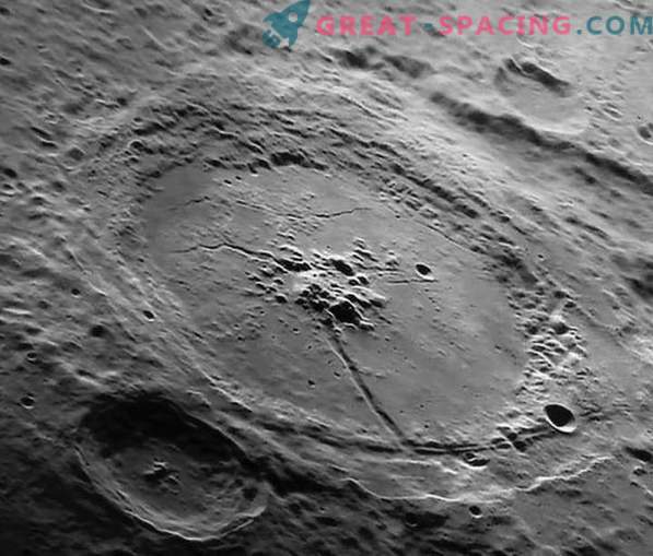 Броење на кратерот: можете да помогнете со прикажување на површината на Месечината
