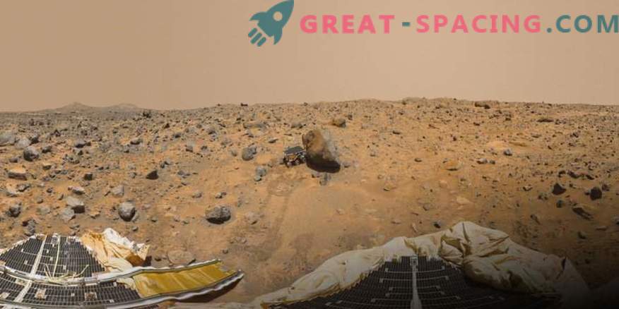 Додека роверот Pathfinder случајно открил вода на Марс