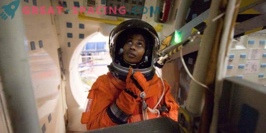 Астронаутот Стефани Вилсон се подготвува за простор