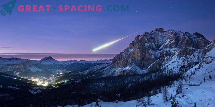 Астероид одеднаш експлодира над Русија