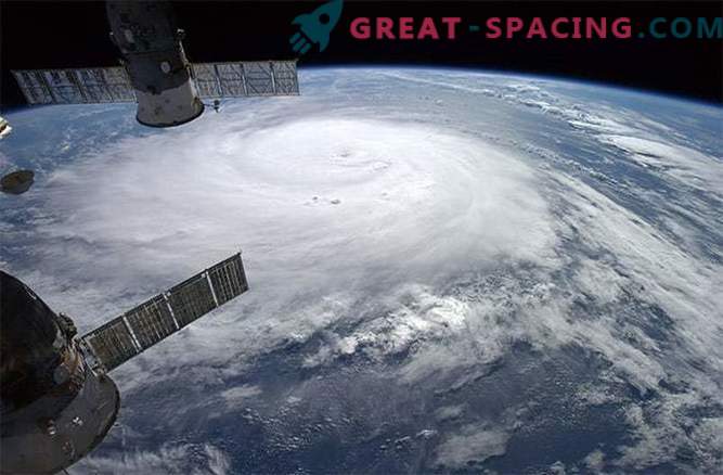 Ураган го одложи лансирањето на товарен брод за ISS