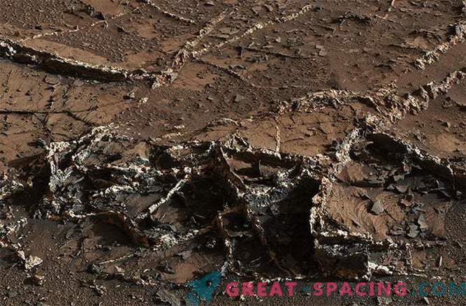Љубопитност Марс Ровер открива траги од минерали