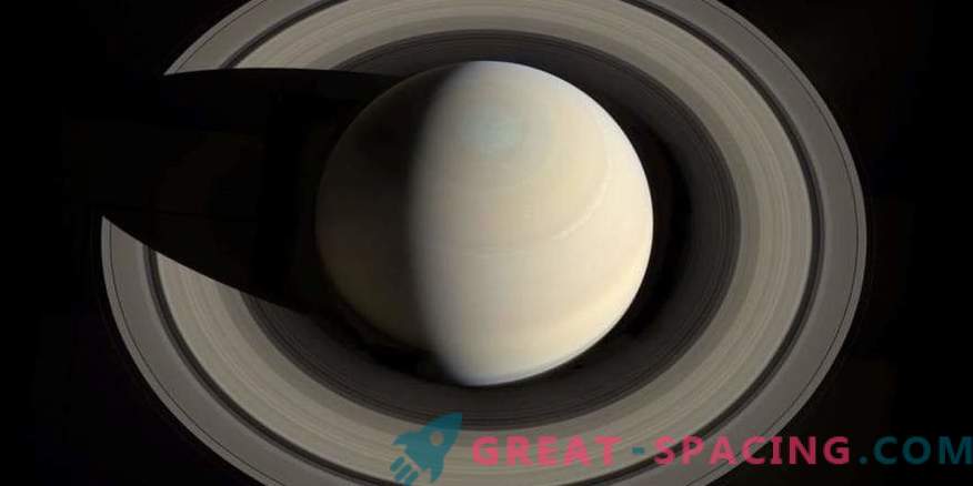 Сателитите се комбинираат за да го спасат прстенот на Сатурн