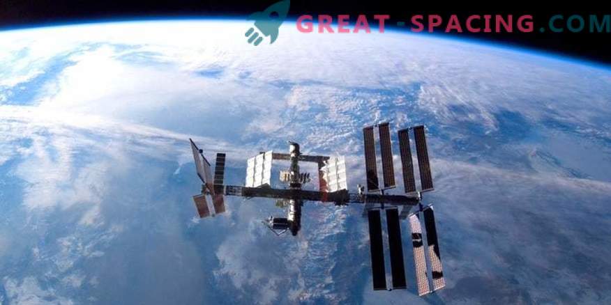 Руските космонаути изведоа прошетка во вселената