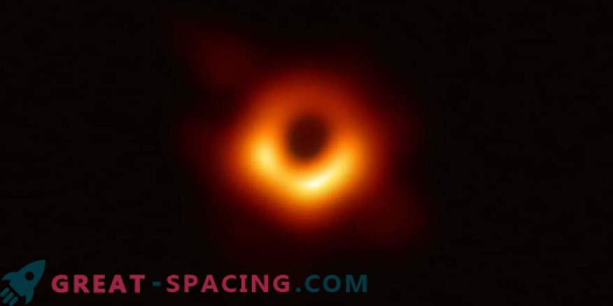 Колку е важна првата слика на црна дупка
