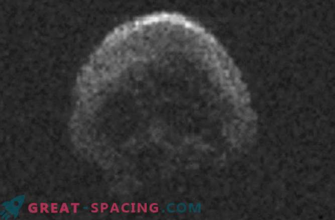 Астероид во облик на череп 