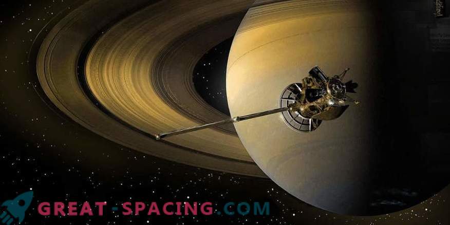 Апаратот Касини го запалил небото на Сатурн