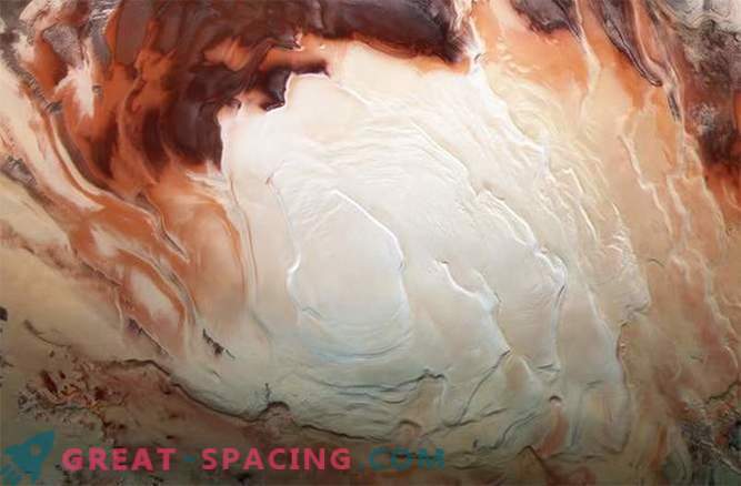 Простор капучино: вкусни кадрици на јужниот пол на Марс
