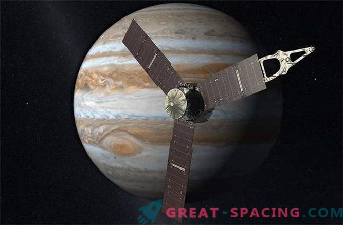 Јунонската вселенска станица неконтролирано се приближува до Јупитер