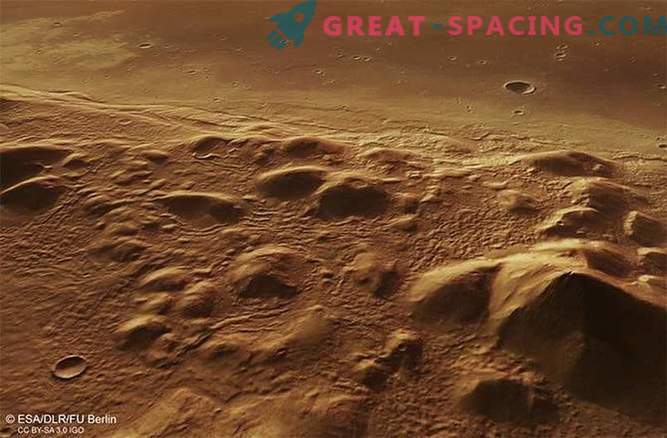 Мразот може да се скрие под ридовите на Марс
