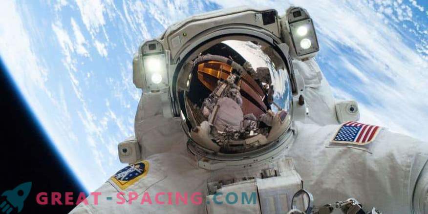 ОАЕ планира да ги испрати првите астронаути