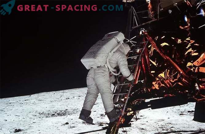 Пред 46 години, луѓето слетаа на Месечината.