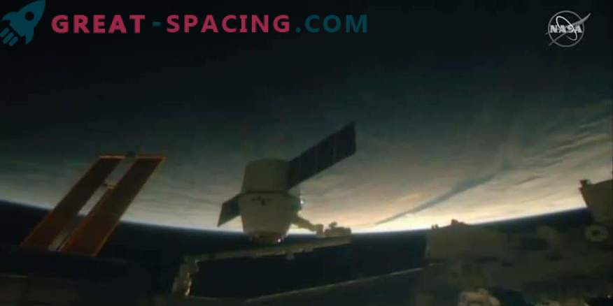 Dragon Capsule da SpaceX entrega os doces de Natal à ISS