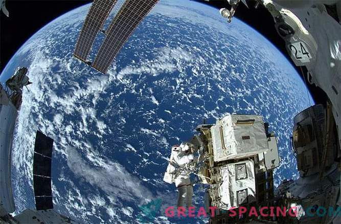 Зачудувачки поглед од вселенската станица