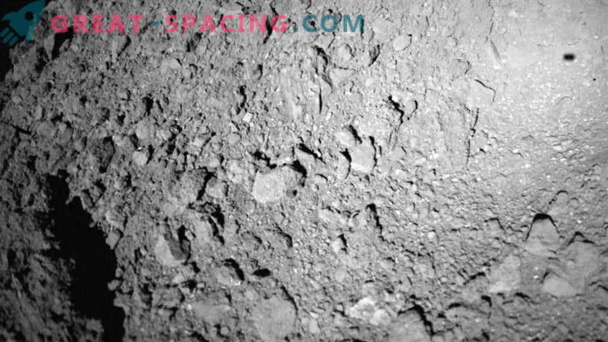 Јапонски слетување опрема MASCOT допре површината на астероидот Ryugu