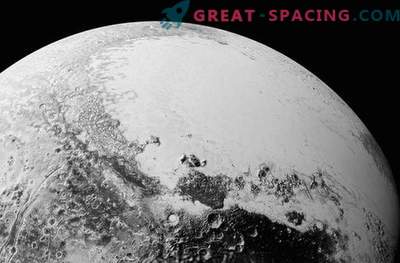 Прекрасен сложен свет на Плутон на нови фотографии