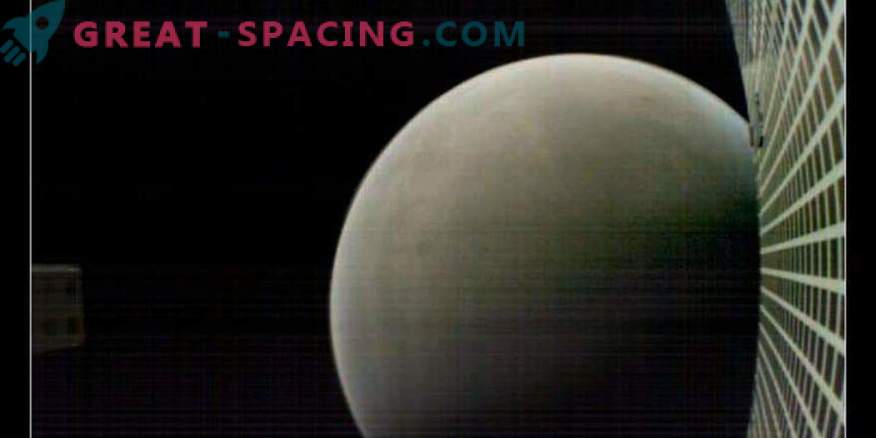 Проштална слика на Марс од мали сателити