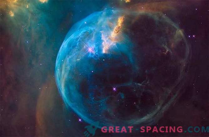 На неговиот 26-ти роденден, Хабл го шпионира прекрасниот меур