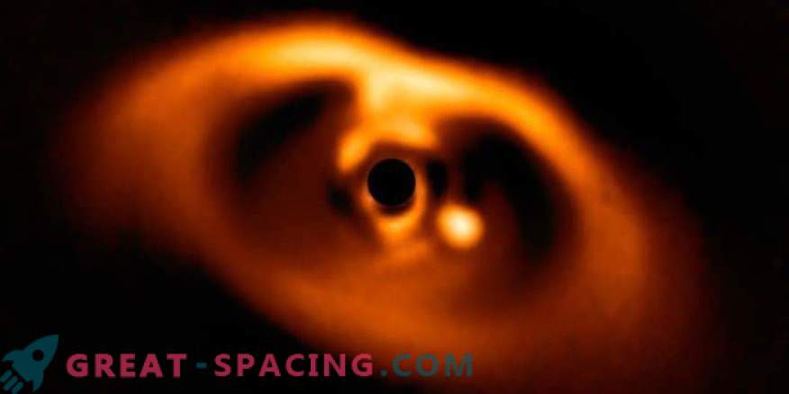Prima fotografia confermata di un pianeta neonato